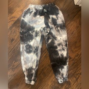 💛3/$15💛 Black and White Joggers Size M